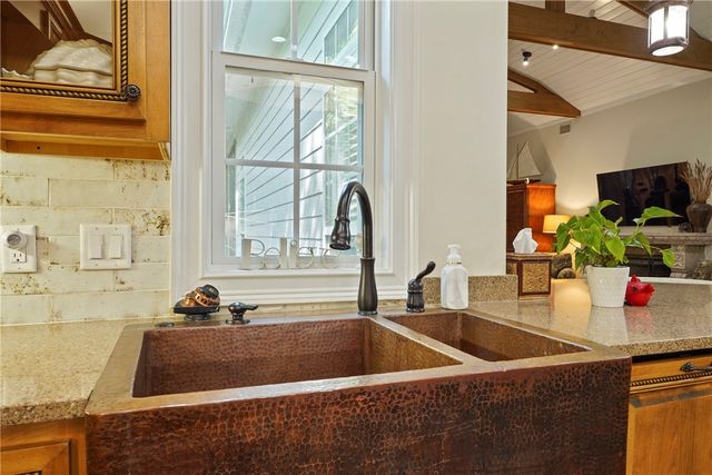 219 Abbott Lane, St Simons Island, GA 31522