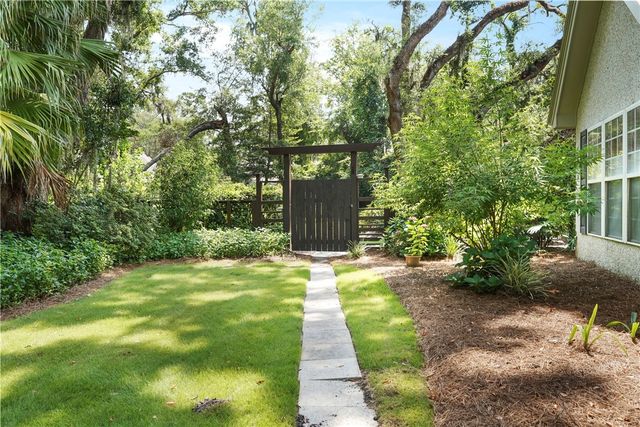 219 Abbott Lane, St Simons Island, GA 31522