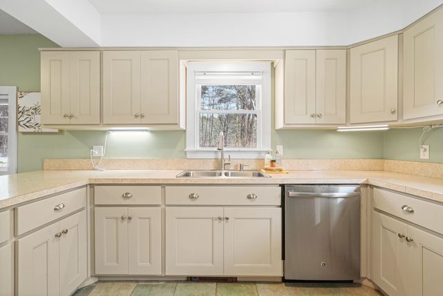 52 Green Street, Northwood, NH 03261