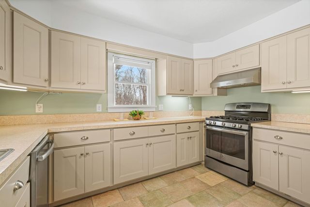 52 Green Street, Northwood, NH 03261