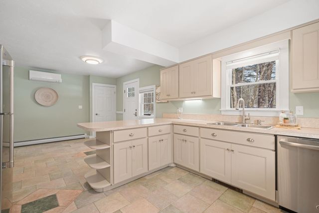 52 Green Street, Northwood, NH 03261