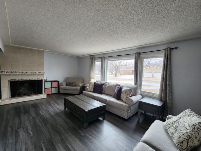 1814 Brookside Circle, Albert Lea, MN 56007