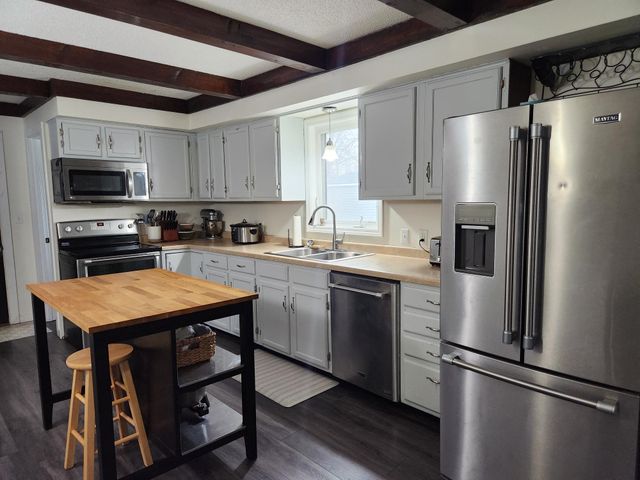 1814 Brookside Circle, Albert Lea, MN 56007