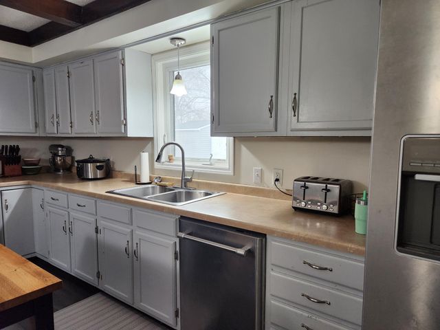 1814 Brookside Circle, Albert Lea, MN 56007