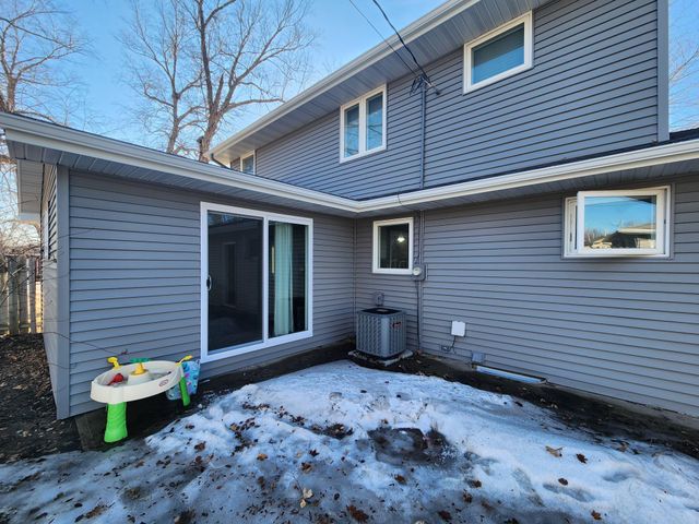 1814 Brookside Circle, Albert Lea, MN 56007