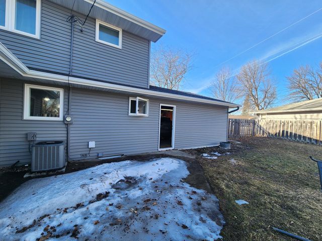 1814 Brookside Circle, Albert Lea, MN 56007