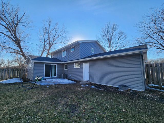 1814 Brookside Circle, Albert Lea, MN 56007