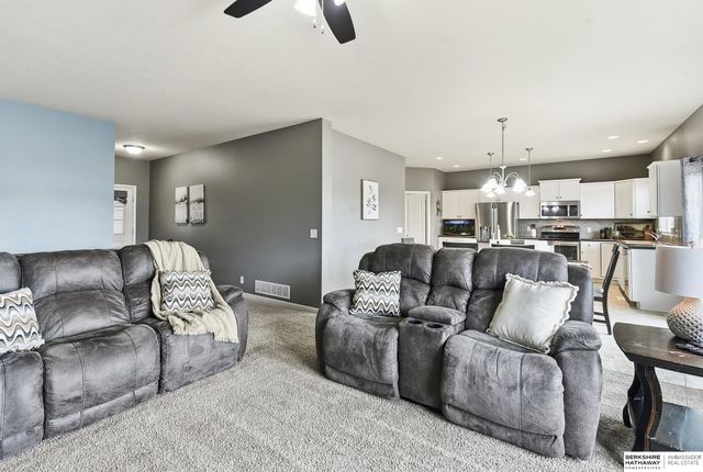 20313 Crystal Avenue, Gretna, NE 68028