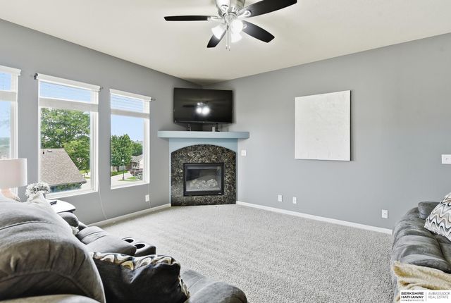 20313 Crystal Avenue, Gretna, NE 68028