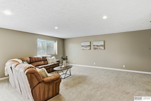 20313 Crystal Avenue, Gretna, NE 68028