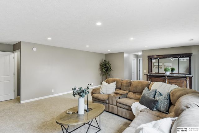 20313 Crystal Avenue, Gretna, NE 68028