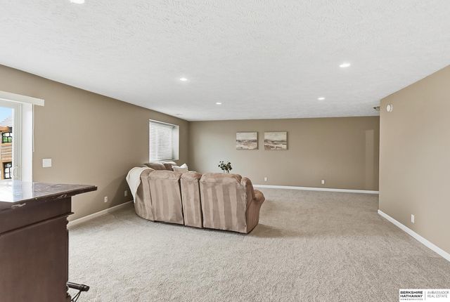 20313 Crystal Avenue, Gretna, NE 68028