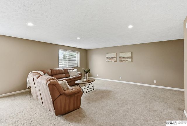 20313 Crystal Avenue, Gretna, NE 68028