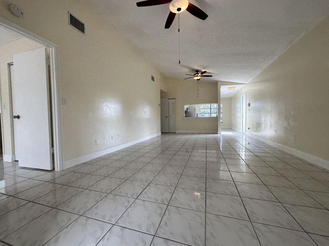 1490 Summit Run Circle, West Palm Beach, FL 33415