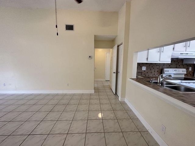 1490 Summit Run Circle, West Palm Beach, FL 33415