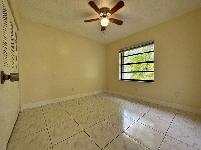 1490 Summit Run Circle, West Palm Beach, FL 33415