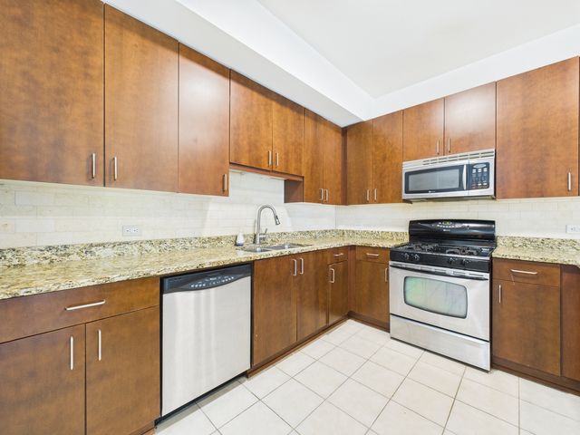 5100 W 96th Street 204, Oak Lawn, IL 60453