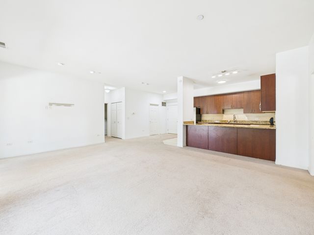 5100 W 96th Street 204, Oak Lawn, IL 60453