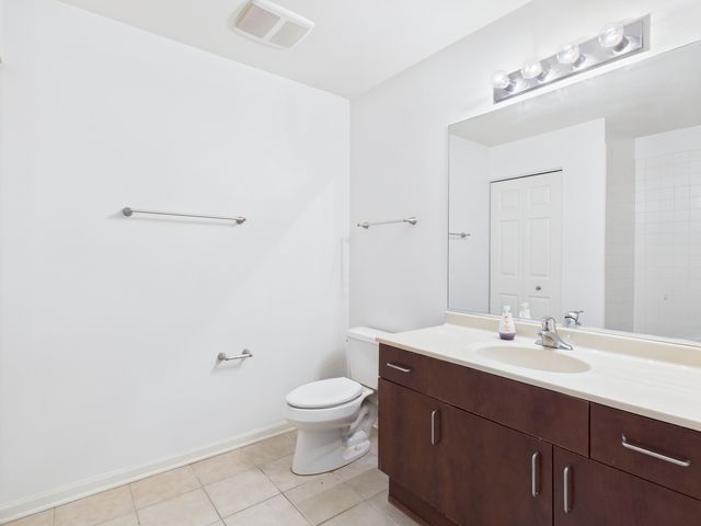 5100 W 96th Street 204, Oak Lawn, IL 60453