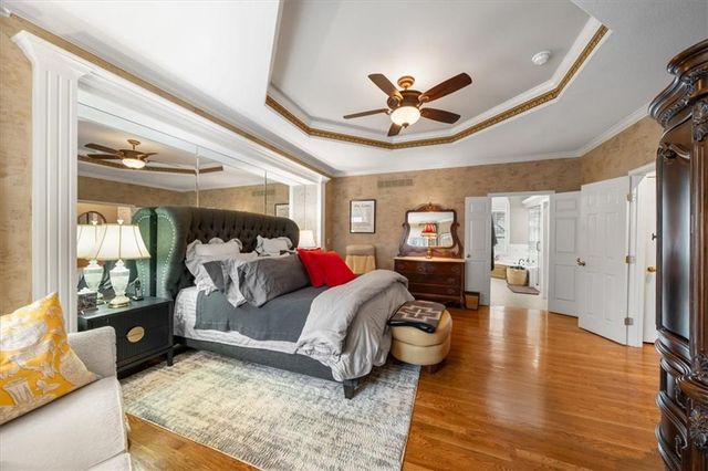 709 NE Lake Pointe Drive, Lee's Summit, MO 64064