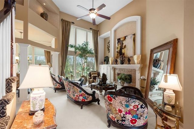 709 NE Lake Pointe Drive, Lee's Summit, MO 64064