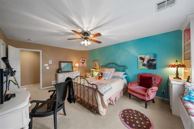 709 NE Lake Pointe Drive, Lee's Summit, MO 64064