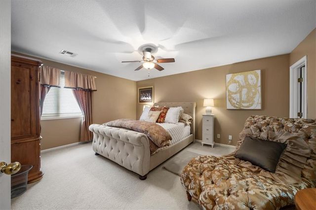 709 NE Lake Pointe Drive, Lee's Summit, MO 64064