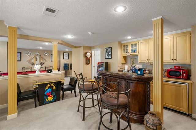 709 NE Lake Pointe Drive, Lee's Summit, MO 64064