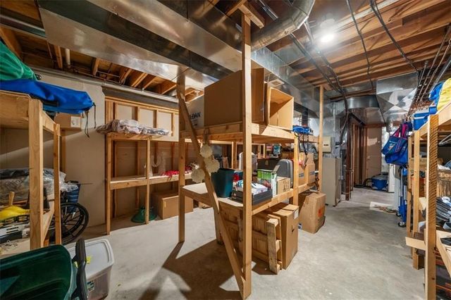 709 NE Lake Pointe Drive, Lee's Summit, MO 64064