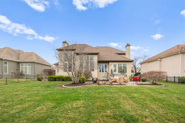 709 NE Lake Pointe Drive, Lee's Summit, MO 64064