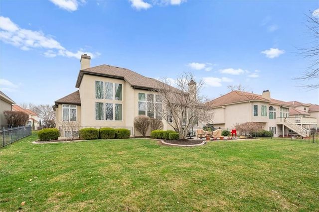 709 NE Lake Pointe Drive, Lee's Summit, MO 64064