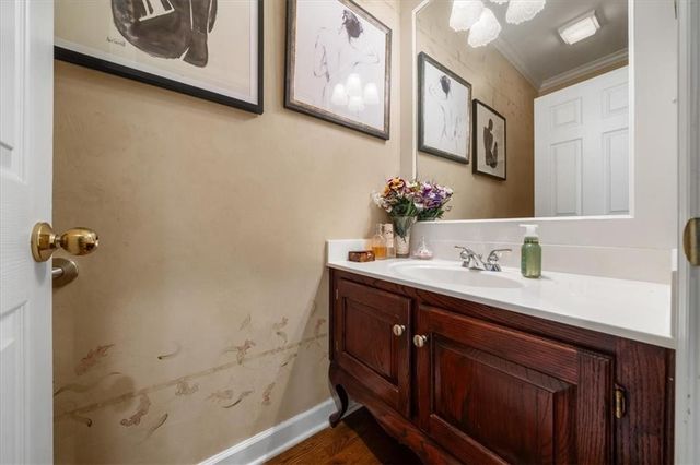 709 NE Lake Pointe Drive, Lee's Summit, MO 64064