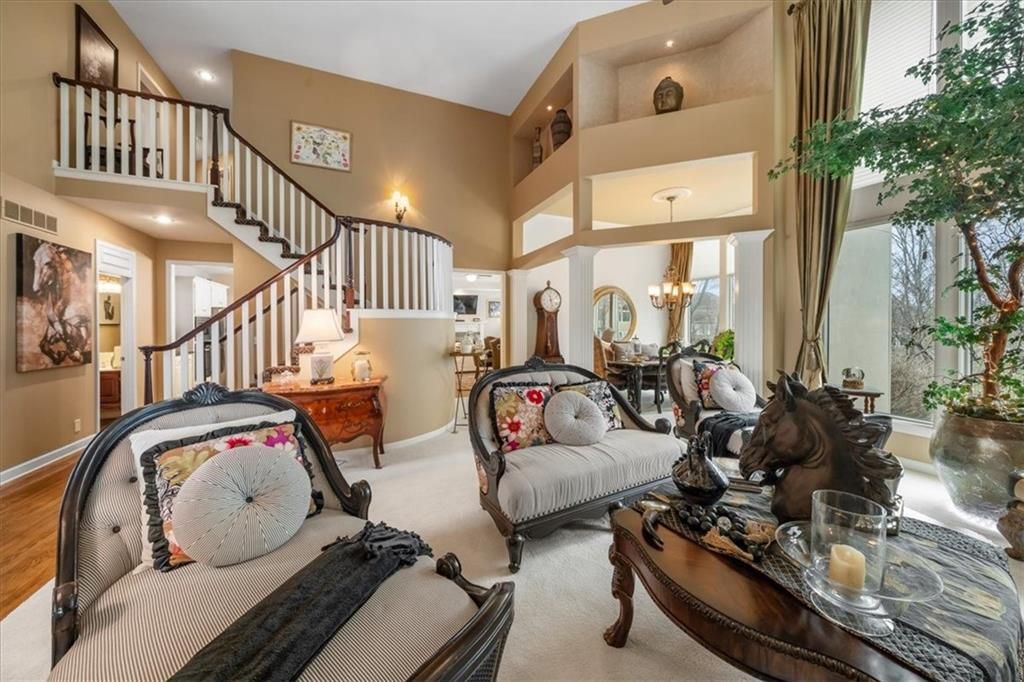 709 NE Lake Pointe Drive, Lee's Summit, MO 64064