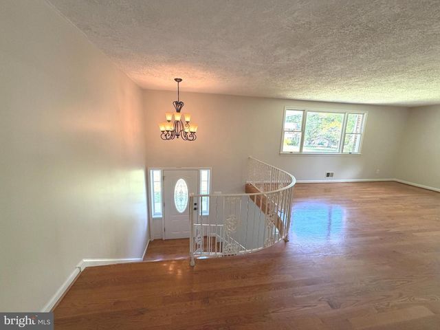 2711 MORAN DR, Waldorf, MD 20601