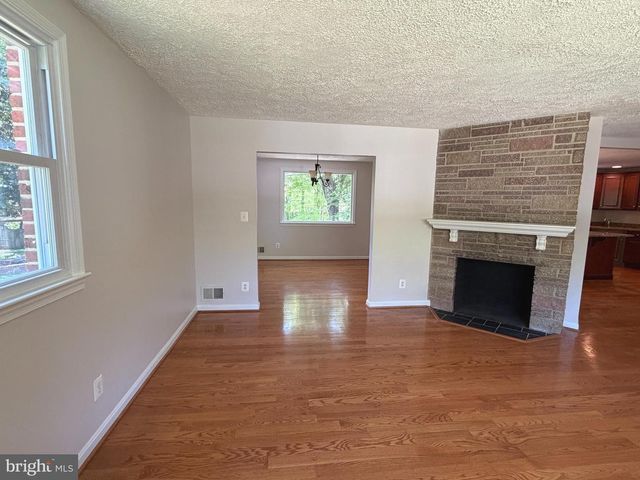 2711 MORAN DR, Waldorf, MD 20601