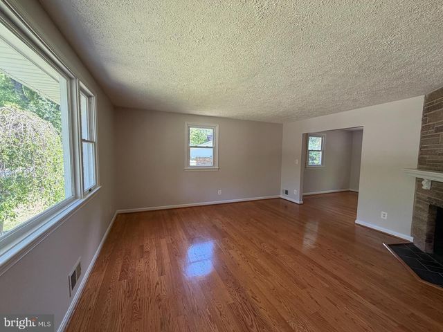 2711 MORAN DR, Waldorf, MD 20601