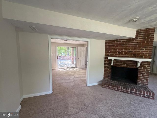 2711 MORAN DR, Waldorf, MD 20601