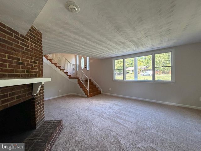 2711 MORAN DR, Waldorf, MD 20601