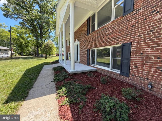 2711 MORAN DR, Waldorf, MD 20601