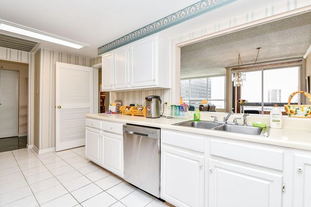 5150 Hidalgo Street 1305, Houston, TX 77056