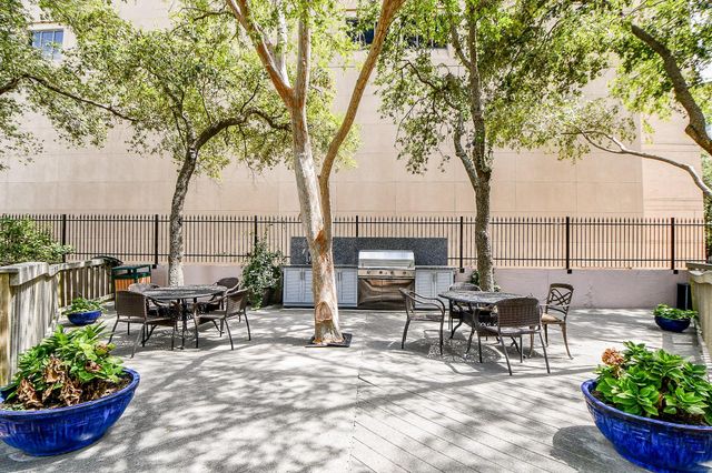 5150 Hidalgo Street 1305, Houston, TX 77056