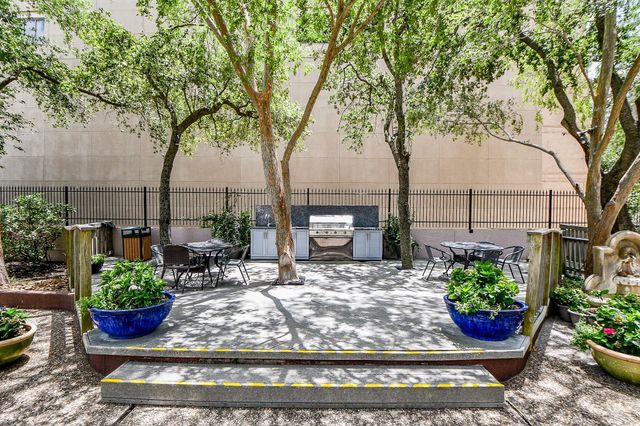 5150 Hidalgo Street 1305, Houston, TX 77056