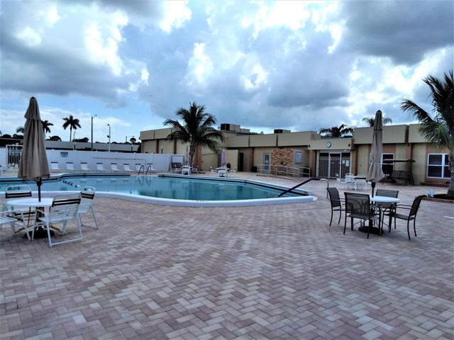 2990 Crosley Drive E G, West Palm Beach, FL 33415
