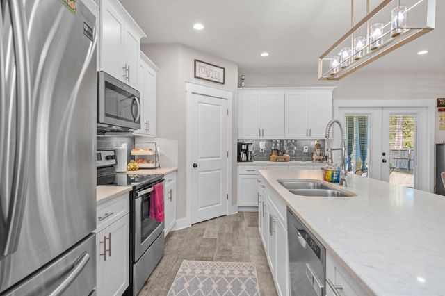 8914 Timber Lane, Navarre, FL 32566