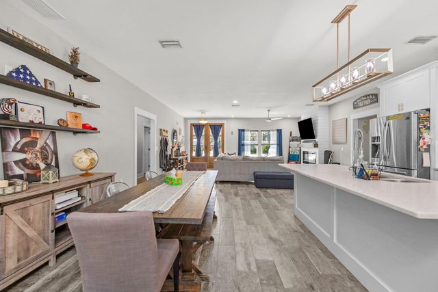 8914 Timber Lane, Navarre, FL 32566