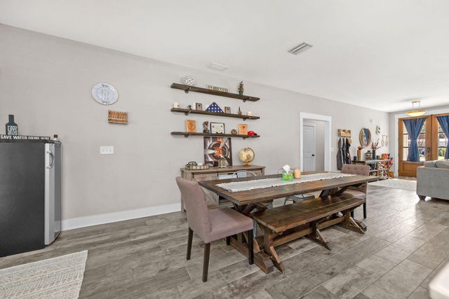 8914 Timber Lane, Navarre, FL 32566