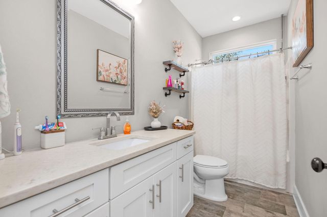 8914 Timber Lane, Navarre, FL 32566