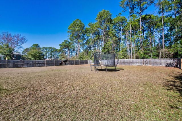 8914 Timber Lane, Navarre, FL 32566