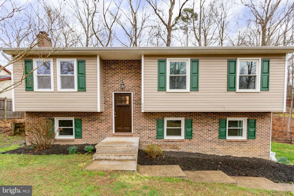 433 ALBANY ST, Fredericksburg, VA 22407