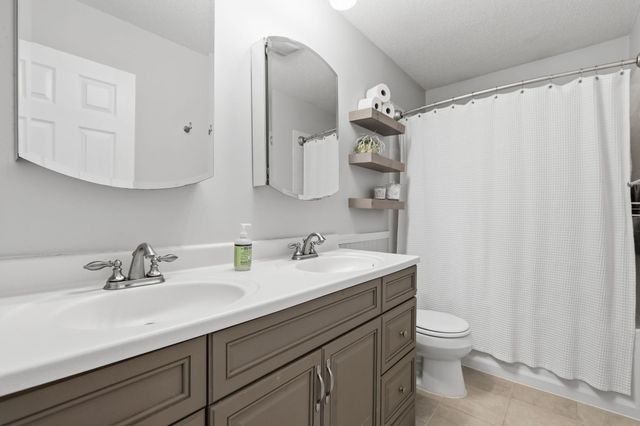 11852 99th Avenue N, Maple Grove, MN 55369